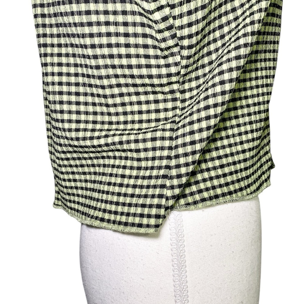 Dazy Green and Black Gingham Sleeveless Button Down Women's Top - Picture 6 of 12